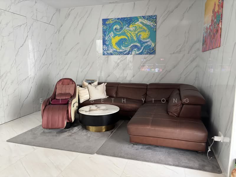 Serangoon Garden Estate, Huddington Avenue, 4 Bedrooms, 4,500 sqft, Corner Terrace For Rent, by Elisabeth Yiong, 500158971 - Living Room - PropertyGuru.com.sg