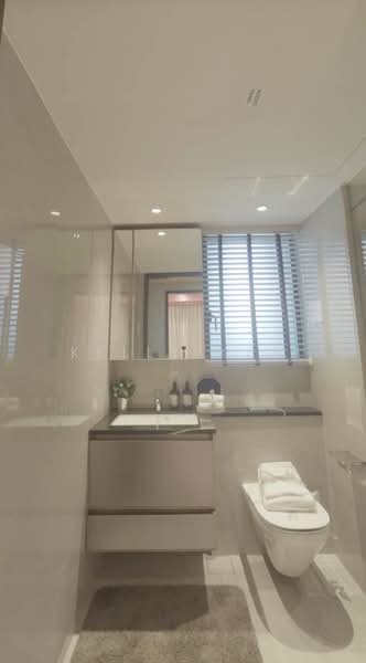 Chuan Park, 240 Lorong Chuan, 3 Bedrooms, 1,206 sqft, Condominium For Sale, by Kelly Kay, 500158981 - Bathroom - PropertyGuru.com.sg