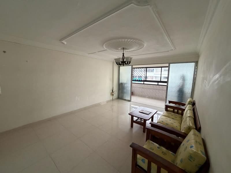 212 Serangoon Avenue 4, 212 Serangoon Avenue 4, 3 Bedrooms, 1,302 sqft, HDB Flat For Rent, by Nick Lee, 500158983 - Living Room - PropertyGuru.com.sg