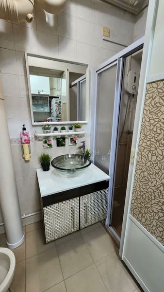 690D Choa Chu Kang Crescent, 690D Choa Chu Kang Crescent, 3 Bedrooms, 1,184 sqft, HDB Flat For Sale, by Nantha Kumar, 500158986 - Bathroom - PropertyGuru.com.sg