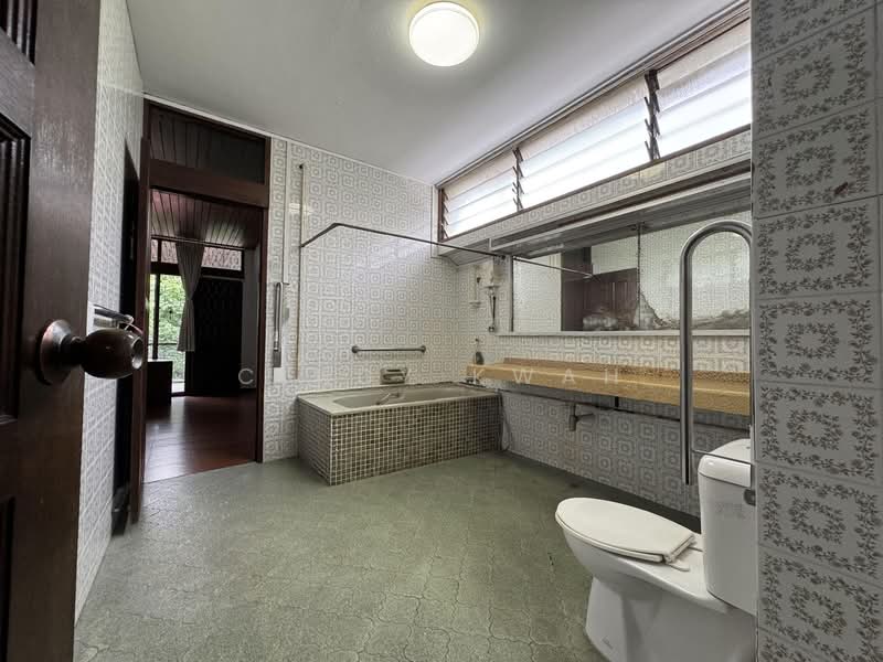 Faber Hills Estate, Faber Drive, 5 Bedrooms, 3,046 sqft, Semi-Detached House For Sale, by Cindy Kwah, 500159007 - Bathroom 2 - PropertyGuru.com.sg