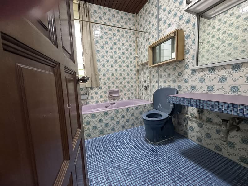 Faber Hills Estate, Faber Drive, 5 Bedrooms, 3,046 sqft, Semi-Detached House For Sale, by Cindy Kwah, 500159007 - Bathroom 3 - PropertyGuru.com.sg