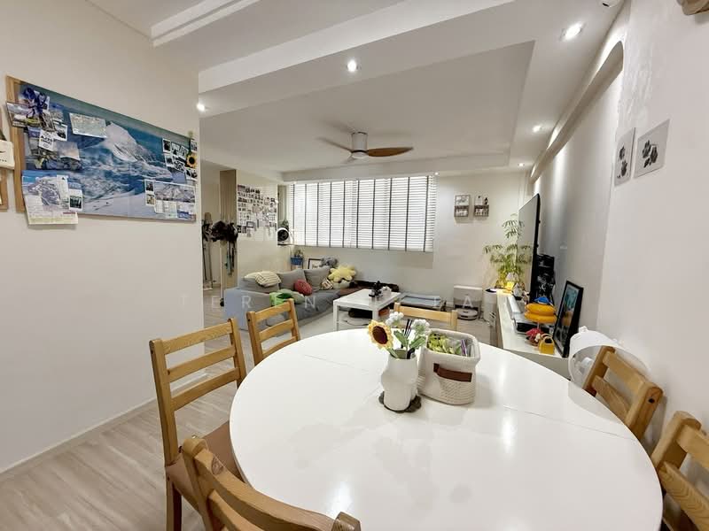124 Bishan Street 12, 124 Bishan Street 12, 3 Bedrooms, 904 sqft, HDB Flat For Sale, by Terence Tan, 500159010 - Living Room - PropertyGuru.com.sg