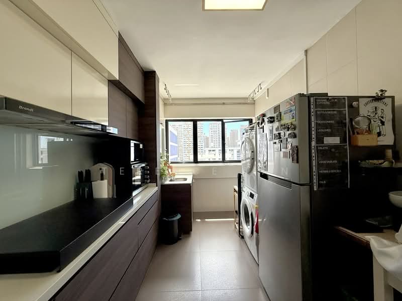 124 Bishan Street 12, 124 Bishan Street 12, 3 Bedrooms, 904 sqft, HDB Flat For Sale, by Terence Tan, 500159010 - Kitchen - PropertyGuru.com.sg
