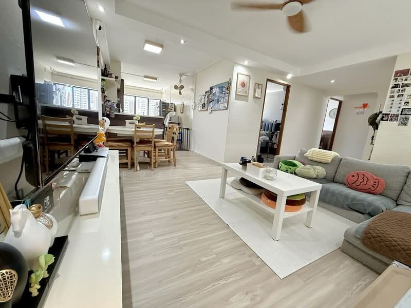124 Bishan Street 12, 124 Bishan Street 12, 3 Bedrooms, 904 sqft, HDB Flat For Sale, by Terence Tan, 500159010 - Living Room - PropertyGuru.com.sg
