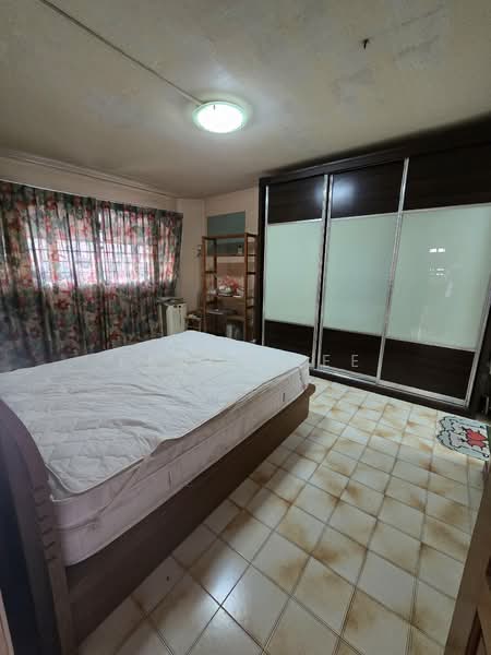 230 Jurong East Street 21, 230 Jurong East Street 21, 3 Bedrooms, 1,292 sqft, HDB Flat For Sale, by Fendy Lee, 500159011 - Bedroom - PropertyGuru.com.sg