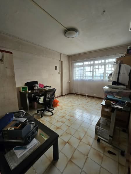 230 Jurong East Street 21, 230 Jurong East Street 21, 3 Bedrooms, 1,292 sqft, HDB Flat For Sale, by Fendy Lee, 500159011 - Study - PropertyGuru.com.sg