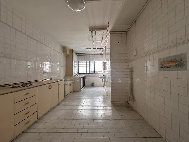 313 Jurong East Street 32, 313 Jurong East Street 32, 2 Bedrooms, 797 sqft, HDB Flat For Sale, by Er Chen Kang, 500159016 - Kitchen - PropertyGuru.com.sg