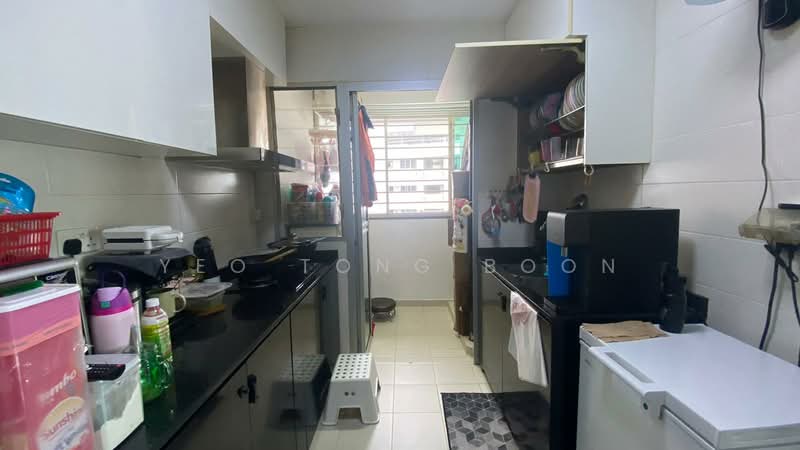 890A Tampines Avenue 1, 890A Tampines Avenue 1, 2 Bedrooms, 743 sqft, HDB Flat For Sale, by Yeo Tong Boon, 500159020 - Kitchen - PropertyGuru.com.sg