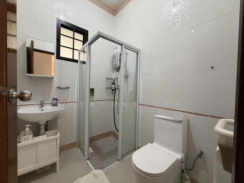 SHERLENE TAY 9369*2787 💎 Highly demanded detached 💎, , 5 Bedrooms, 2,600 sqft, Detached House For Sale, by Sherlene Tay, 500159031 - Bathroom - PropertyGuru.com.sg