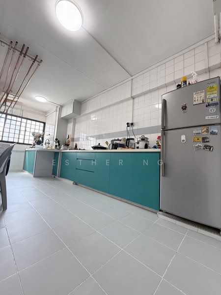 235 Tampines Street 21, 235 Tampines Street 21, 2 Bedrooms, 796 sqft, HDB Flat For Sale, by Esther Ng, 500159042 - Kitchen - PropertyGuru.com.sg