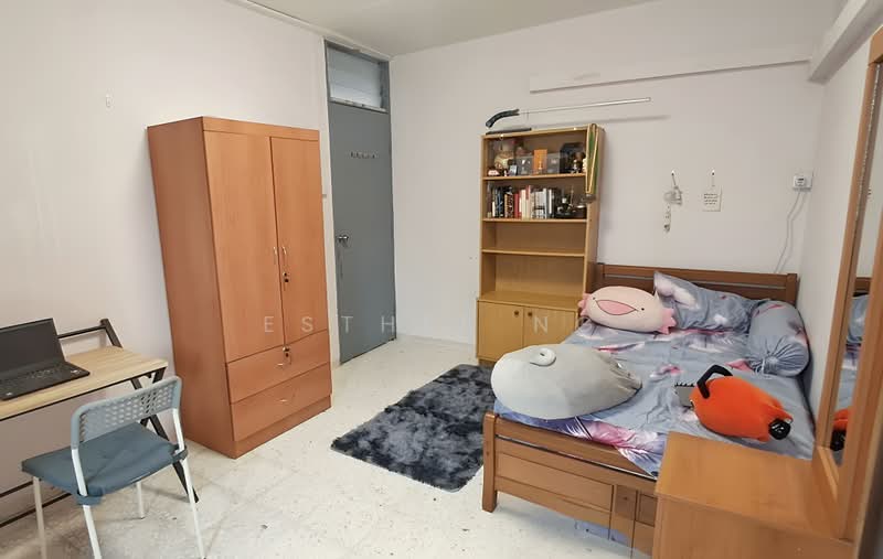235 Tampines Street 21, 235 Tampines Street 21, 2 Bedrooms, 796 sqft, HDB Flat For Sale, by Esther Ng, 500159042 - Bedroom - PropertyGuru.com.sg