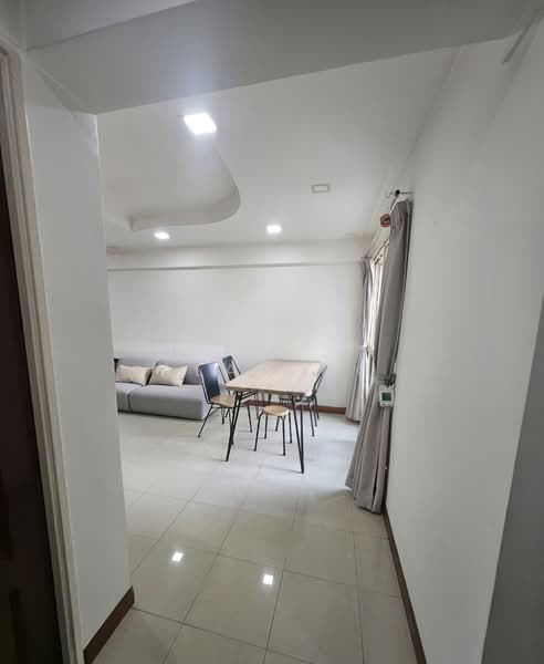 134 Edgedale Plains, 134 Edgedale Plains, 3 Bedrooms, 980 sqft, HDB Flat For Sale, by Alan Ng, 500159053 - Living Room - PropertyGuru.com.sg