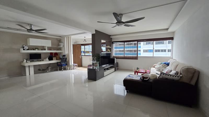 862A Tampines Street 83, 862A Tampines Street 83, 3 Bedrooms, 1,313 sqft, HDB Flat For Sale, by Florence Lim, 500159066 - Living Room - PropertyGuru.com.sg