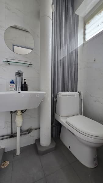 862A Tampines Street 83, 862A Tampines Street 83, 3 Bedrooms, 1,313 sqft, HDB Flat For Sale, by Florence Lim, 500159066 - Bathroom - PropertyGuru.com.sg