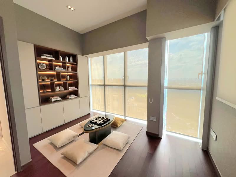 Queens Peak, 1 Dundee Road, 5 Bedrooms, 4,715 sqft, Condominium For Sale, by Ten Yuyu, 500159112 - Living Room - PropertyGuru.com.sg