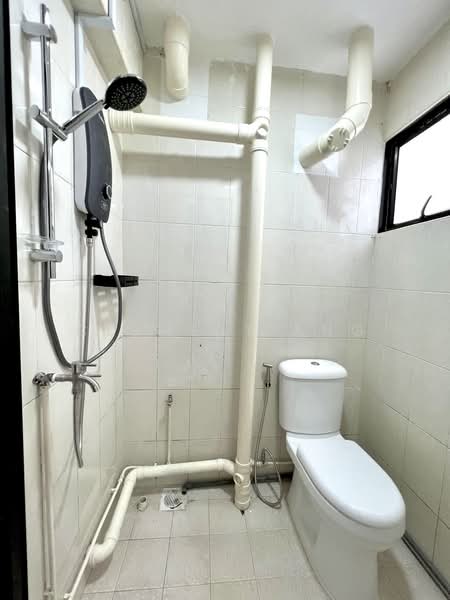 Clementi Shopping Centre, 354 Clementi Avenue 2, 1,614 sqft, Other Retail For Sale, by Clement Ang, 500159115 - Bathroom - CommercialGuru.com.sg