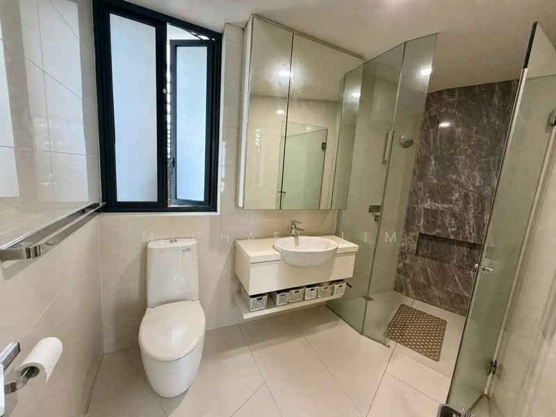 d'Leedon (Former Farrer Court), 13 Leedon Heights, 2 Bedrooms, 818 sqft, Condominium For Sale, by Michael Lim, 500159125 - Bathroom - PropertyGuru.com.sg