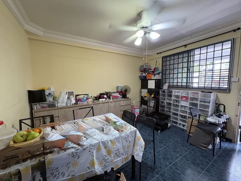 160 Simei Road, 160 Simei Road, 3 Bedrooms, 1,119 sqft, HDB Flat For Sale, by Sharique Tan, 500159127 - Living Room - PropertyGuru.com.sg