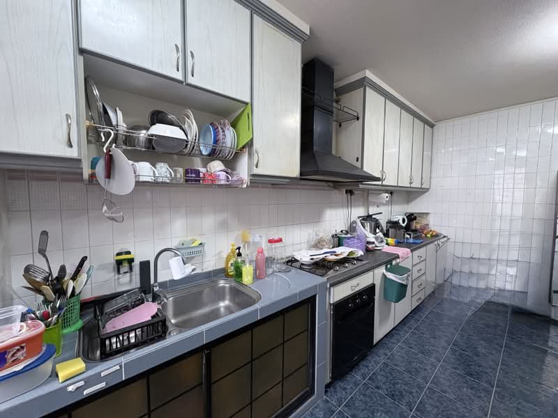 160 Simei Road, 160 Simei Road, 3 Bedrooms, 1,119 sqft, HDB Flat For Sale, by Sharique Tan, 500159127 - Kitchen - PropertyGuru.com.sg