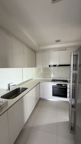 The Lakefront Residences, 42 Lakeside Drive, 4 Bedrooms, 2,422 sqft, Condominium For Sale, by Vell Ng, 500159133 - Kitchen - PropertyGuru.com.sg