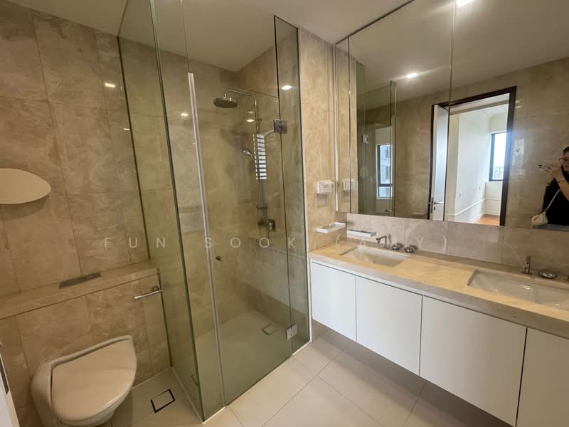 d'Leedon (Former Farrer Court), 13 Leedon Heights, 4 Bedrooms, 2,300 sqft, Condominium For Sale, by Fun Sook (Amy), 500159136 - Bathroom - PropertyGuru.com.sg