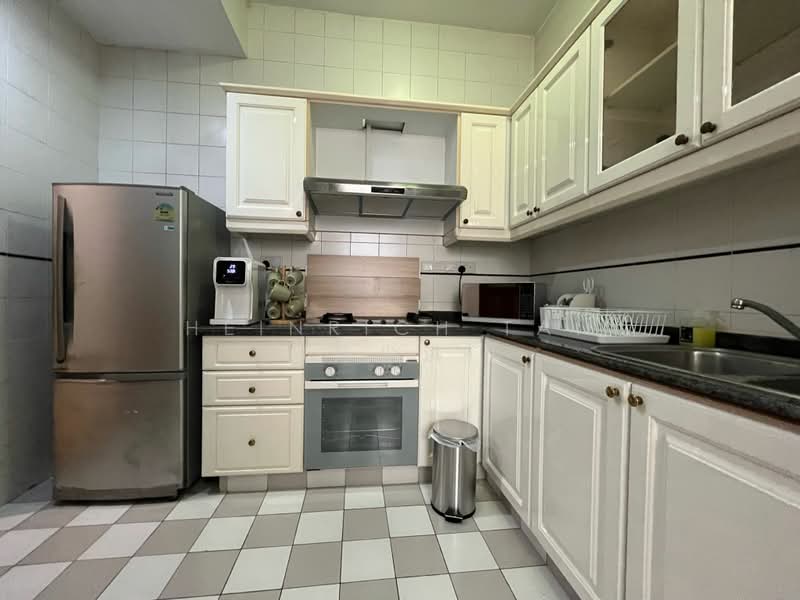 Changi Green, 712A Upper Changi Road East, Room Rental, 110 sqft, Condominium For Rent, by Heinrich Tan (陈少洪), 500159141 - Kitchen - PropertyGuru.com.sg