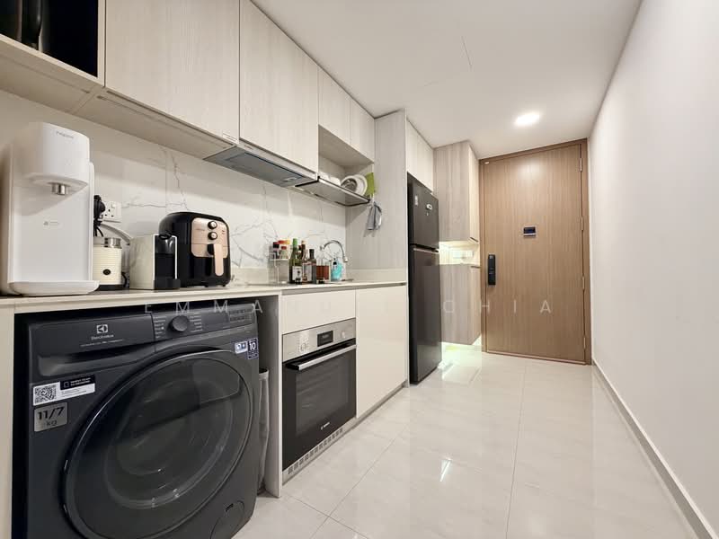 Whistler Grand, 107 West Coast Vale, 2 Bedrooms, 614 sqft, Condominium For Rent, by Emmanuel Chia, 500159150 - Kitchen - PropertyGuru.com.sg