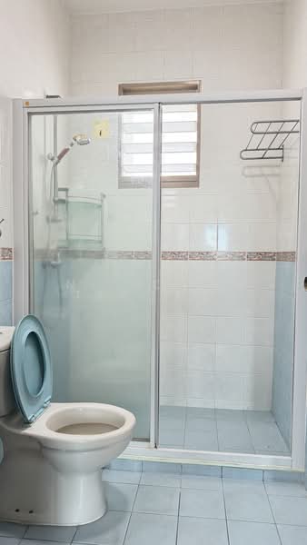 165B Punggol Central, 165B Punggol Central, Room Rental, 108 sqft, HDB Flat For Rent, by Nicholas Tan Yan Kai, 500159152 - Bathroom - PropertyGuru.com.sg