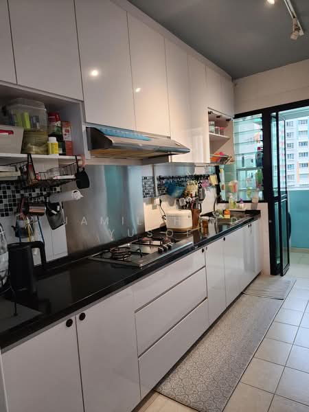 592B Montreal Ville, 592B Montreal Link, 3 Bedrooms, 1,001 sqft, HDB Flat For Sale, by Jamilah Md Yusof, 500159172 - Kitchen - PropertyGuru.com.sg