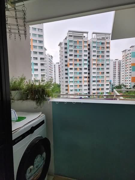592B Montreal Ville, 592B Montreal Link, 3 Bedrooms, 1,001 sqft, HDB Flat For Sale, by Jamilah Md Yusof, 500159172 - Balcony - PropertyGuru.com.sg