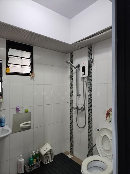 592B Montreal Ville, 592B Montreal Link, 3 Bedrooms, 1,001 sqft, HDB Flat For Sale, by Jamilah Md Yusof, 500159172 - Bathroom - PropertyGuru.com.sg