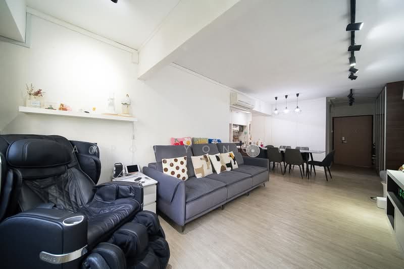 327 Sembawang Crescent, 327 Sembawang Crescent, 3 Bedrooms, 1,323 sqft, HDB Flat For Sale, by Aaron Yong Wei Ming, 500159173 - Living Room - PropertyGuru.com.sg