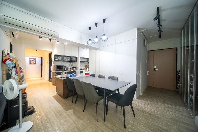 327 Sembawang Crescent, 327 Sembawang Crescent, 3 Bedrooms, 1,323 sqft, HDB Flat For Sale, by Aaron Yong Wei Ming, 500159173 - Dining - PropertyGuru.com.sg