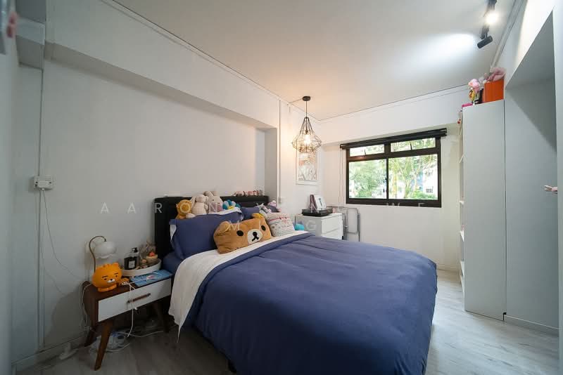 327 Sembawang Crescent, 327 Sembawang Crescent, 3 Bedrooms, 1,323 sqft, HDB Flat For Sale, by Aaron Yong Wei Ming, 500159173 - Common Bedroom - PropertyGuru.com.sg
