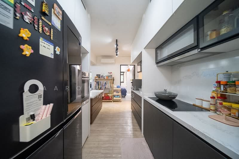 327 Sembawang Crescent, 327 Sembawang Crescent, 3 Bedrooms, 1,323 sqft, HDB Flat For Sale, by Aaron Yong Wei Ming, 500159173 - Kitchen - PropertyGuru.com.sg