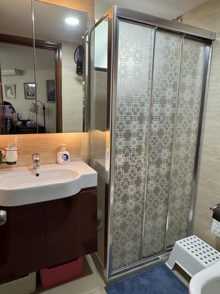 Simei Green Condominium, 1 Simei Street 4, Room Rental, 80 sqft, Condominium For Rent, by Sue Ooi, 500159187 - Bathroom - PropertyGuru.com.sg