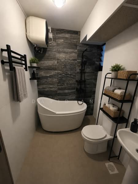 419B Northshore Drive, 419B Northshore Drive, 3 Bedrooms, 1,012 sqft, HDB Flat For Sale, by David Ang, 500159191 - Bathroom - PropertyGuru.com.sg