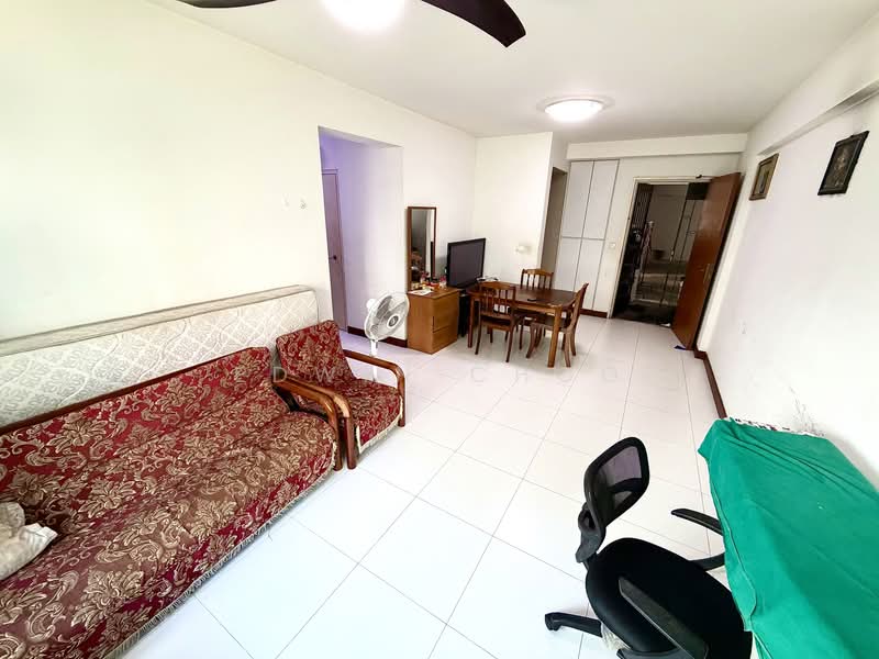 336A Yishun Street 31, 336A Yishun Street 31, 3 Bedrooms, 990 sqft, HDB Flat For Sale, by Edwin Choo, 500159205 - Living Room - PropertyGuru.com.sg