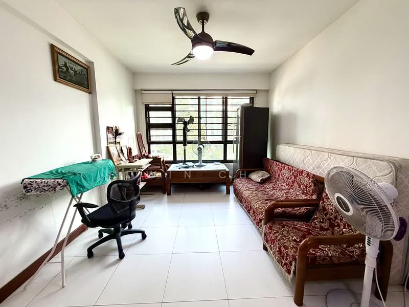 336A Yishun Street 31, 336A Yishun Street 31, 3 Bedrooms, 990 sqft, HDB Flat For Sale, by Edwin Choo, 500159205 - Living Room - PropertyGuru.com.sg