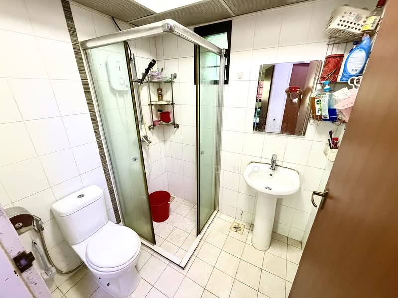 336A Yishun Street 31, 336A Yishun Street 31, 3 Bedrooms, 990 sqft, HDB Flat For Sale, by Edwin Choo, 500159205 - Bathroom - PropertyGuru.com.sg