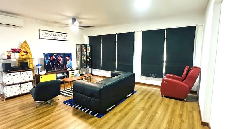 810A Choa Chu Kang Avenue 7, 810A Choa Chu Kang Avenue 7, 3 Bedrooms, 1,216 sqft, HDB Flat For Sale, by Raymond Kwa, 500159212 - Living Room - PropertyGuru.com.sg