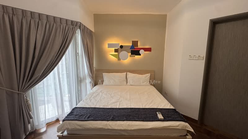 The Bencoolen, 180 Bencoolen Street, 2 Bedrooms, 1,249 sqft, Apartment For Rent, by Max Lim, 500159225 - Master Bedroom - PropertyGuru.com.sg