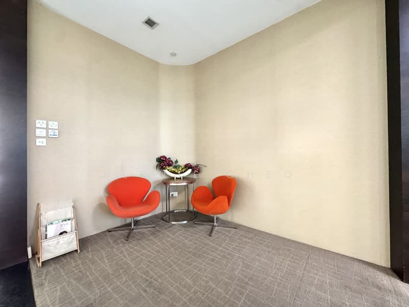 Tradehub 21, 18 Boon Lay Way, 4,004 sqft, Light Industrial (B1) For Sale, by Bernie Cheo, 500159227 - Entrance Lounge - CommercialGuru.com.sg