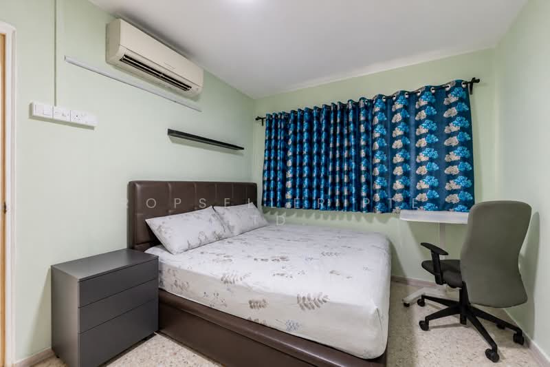 487 Jurong West Avenue 1, 487 Jurong West Avenue 1, 2 Bedrooms, 786 sqft, HDB Flat For Sale, by ADNIX LIU, 500159228 - Bedroom - PropertyGuru.com.sg