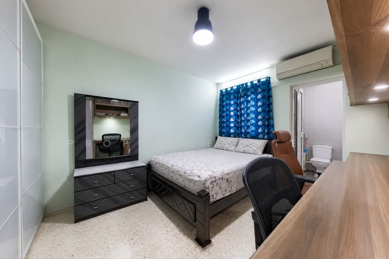 487 Jurong West Avenue 1, 487 Jurong West Avenue 1, 2 Bedrooms, 786 sqft, HDB Flat For Sale, by ADNIX LIU, 500159228 - Bedroom - PropertyGuru.com.sg