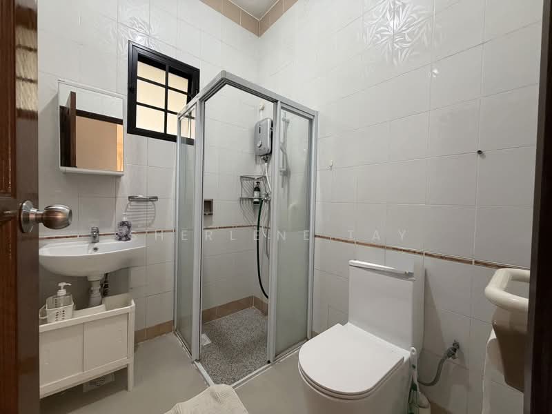 SHERLENE TAY 9369*2787 ❤️Detached for Rent🩷, , 5 Bedrooms, 2,600 sqft, Detached House For Rent, by Sherlene Tay, 500159232 - Bathroom - PropertyGuru.com.sg