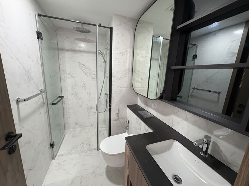 Sceneca Residence, 26 Tanah Merah Kechil Link, 2 Bedrooms, 678 sqft, Condominium For Rent, by Mick Ho, 500159235 - Bathroom - PropertyGuru.com.sg
