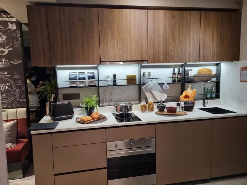 Sceneca Residence, 26 Tanah Merah Kechil Link, 2 Bedrooms, 678 sqft, Condominium For Rent, by Mick Ho, 500159235 - Kitchen - PropertyGuru.com.sg