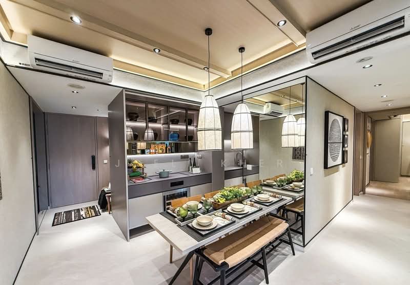 ONGOING DISCOUNT, HUGE SAVINGS, CENTRAL LOCATION WITH 3 MRT, , 3 Bedrooms, 990 sqft, Condominium For Sale, by Joell Kher, 500159249 - Dining Room - PropertyGuru.com.sg